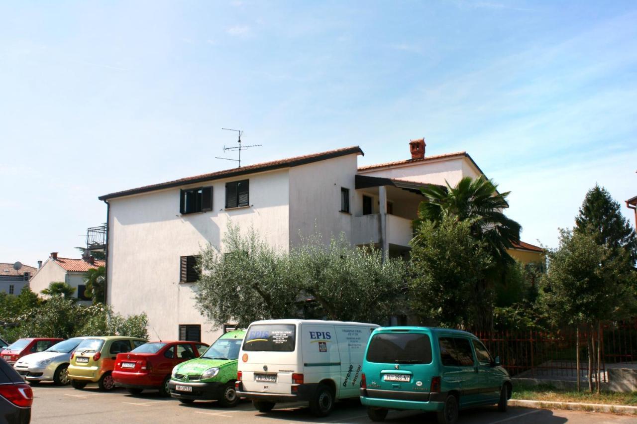 Apartments By The Sea Umag - 2528 Екстериор снимка